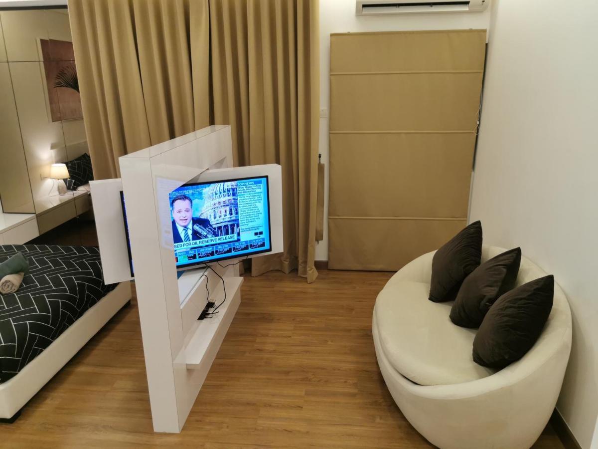 Апартаменты Apple 5 @ Menara Simfoni/Symphony Tower Free Wifi/Parking/Tv Box/Nexflix Черас Экстерьер фото